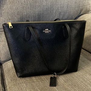 EUC black Coach tote